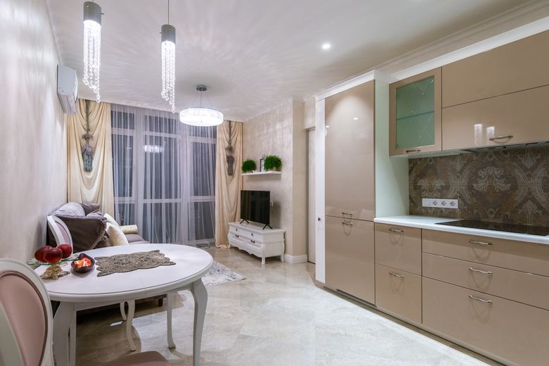 Технология укладки травертина: что должна знать московская бригада
