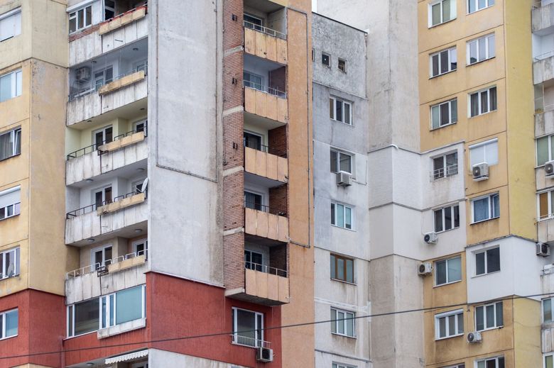 Какие нормативы акустического комфорта действуют для жилых помещений?
